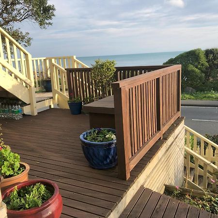 Seafront Haven In Island Bay With Deck, Outdoor Bath, And Parking Appartement Wellington Buitenkant foto