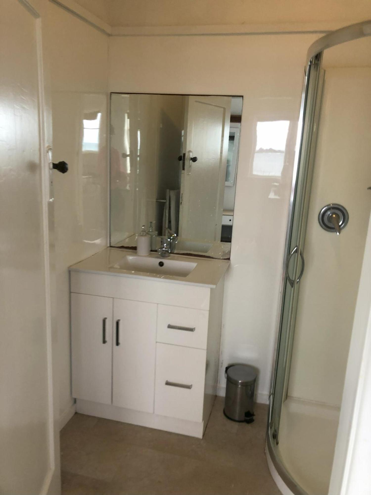 Seafront Haven In Island Bay With Deck, Outdoor Bath, And Parking Appartement Wellington Buitenkant foto