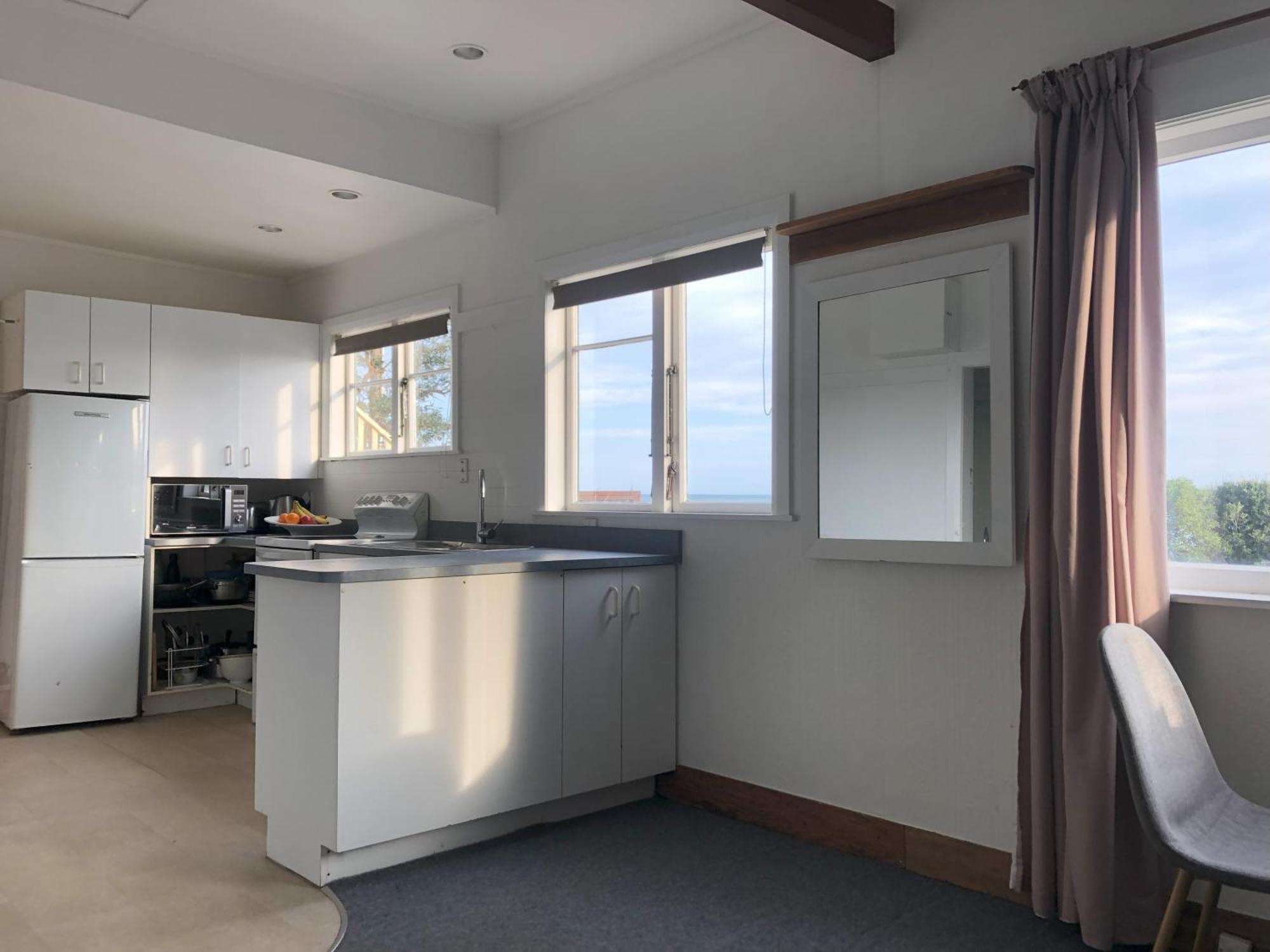 Seafront Haven In Island Bay With Deck, Outdoor Bath, And Parking Appartement Wellington Buitenkant foto