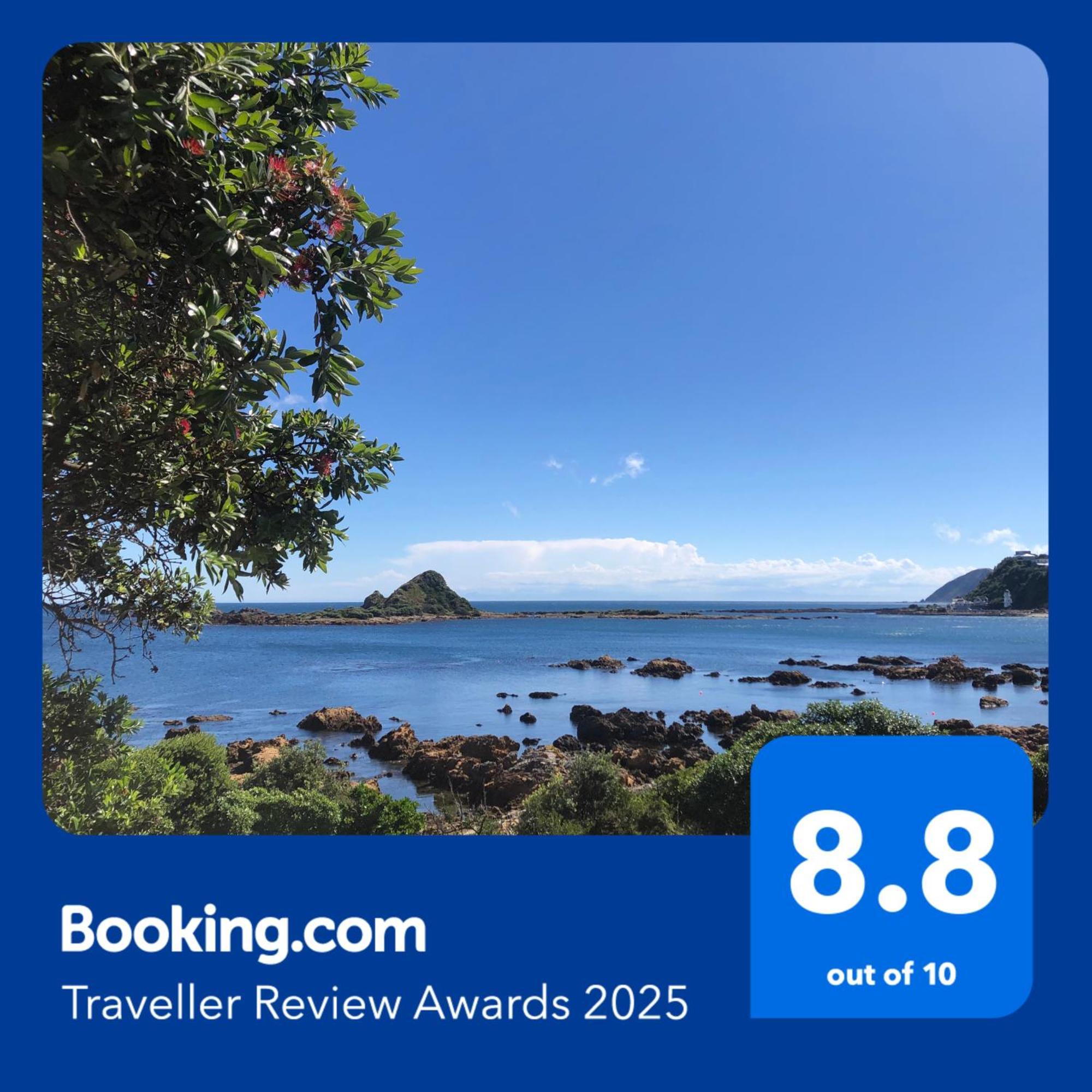 Seafront Haven In Island Bay With Deck, Outdoor Bath, And Parking Appartement Wellington Buitenkant foto